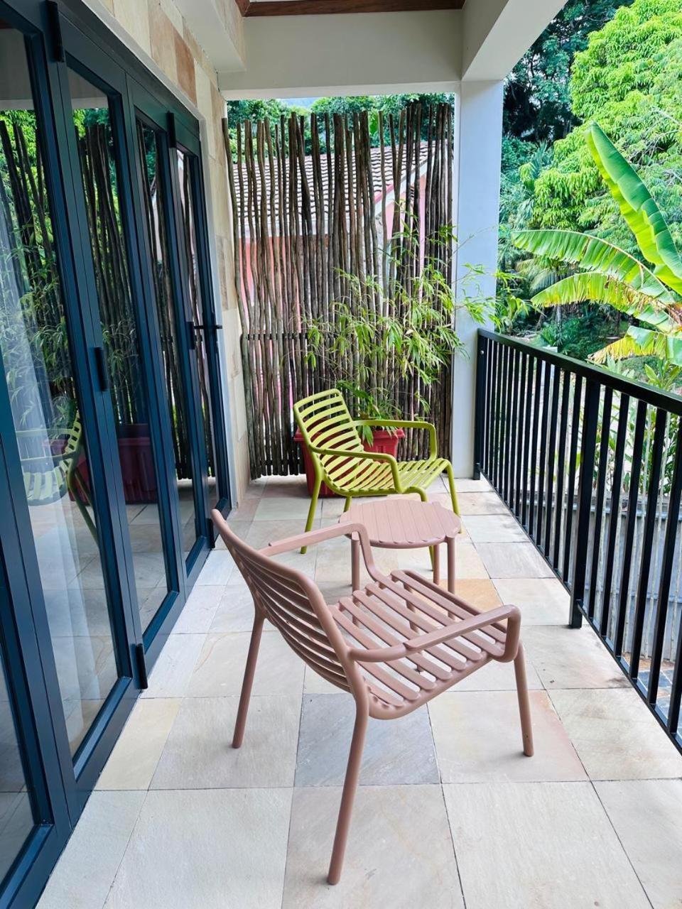 Lodoicea Apartments Bel Ombre Luaran gambar