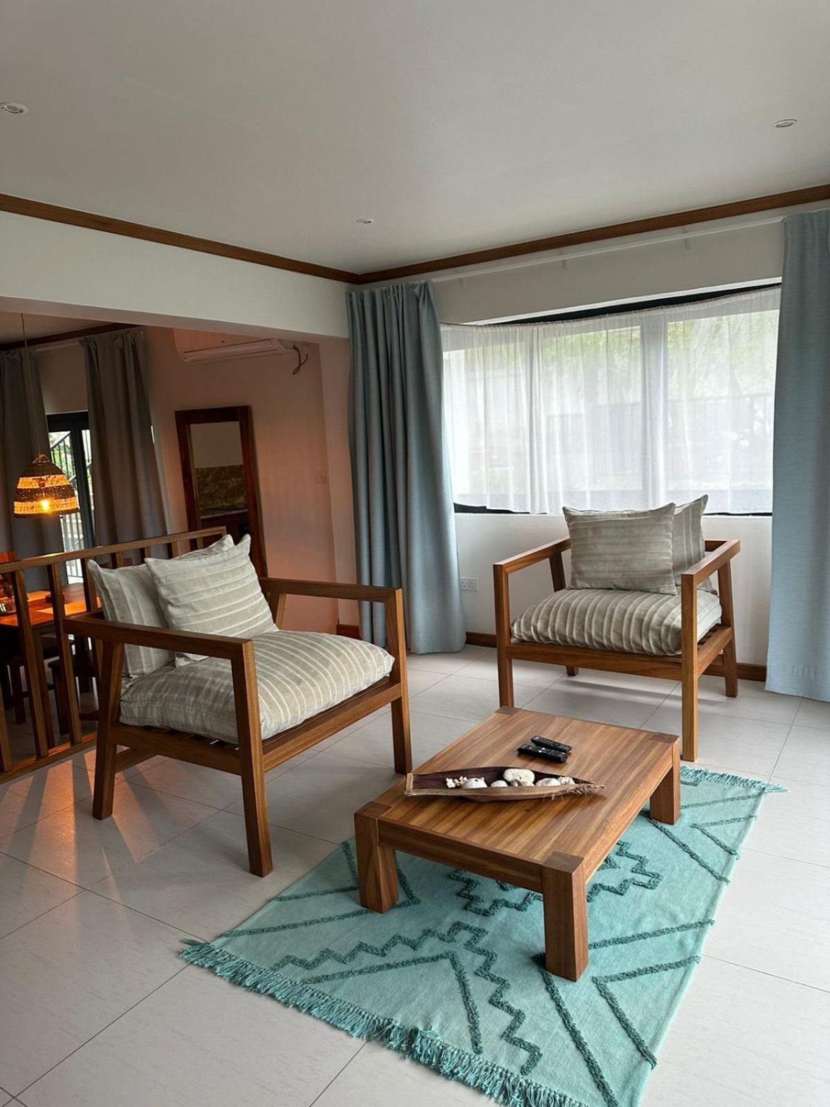Lodoicea Apartments Bel Ombre Luaran gambar